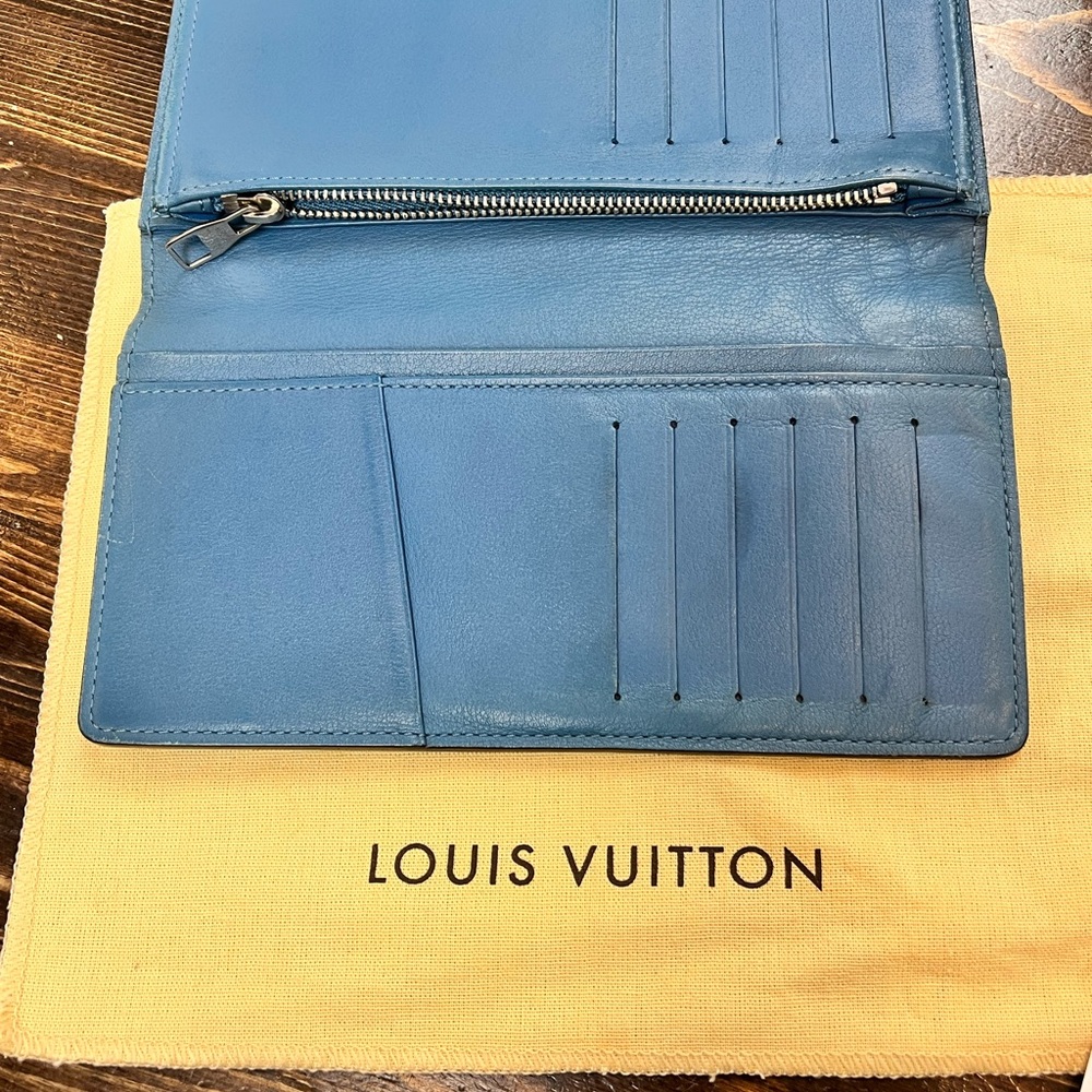 EUC  Louis Vuitton Brazza Wallet w/ COA - Picture 13 of 14
